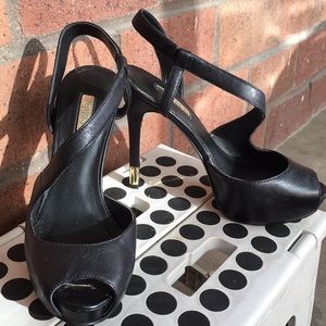 Guess peep toe platform size 6